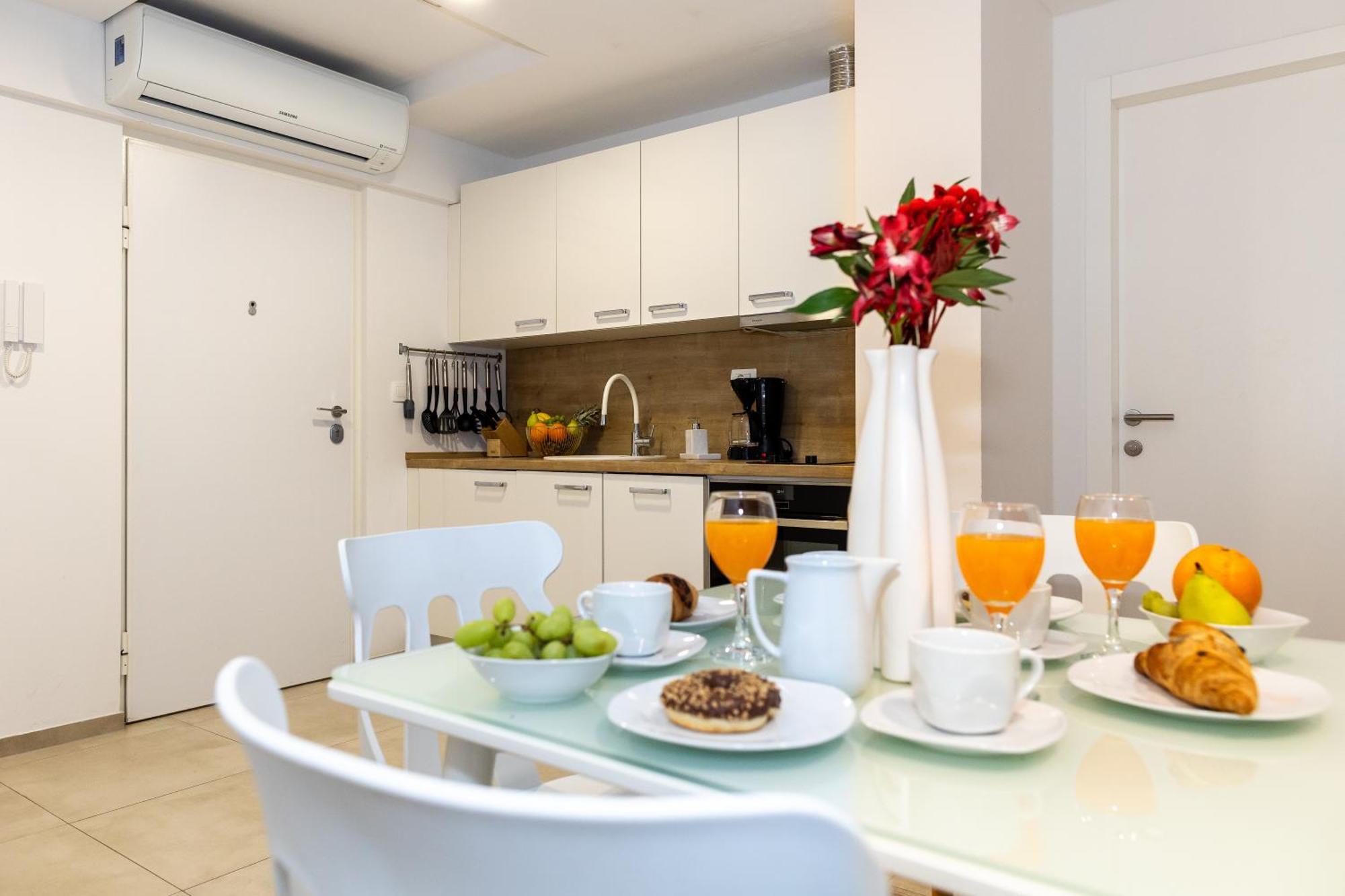 Ro-ma Center Apartment *