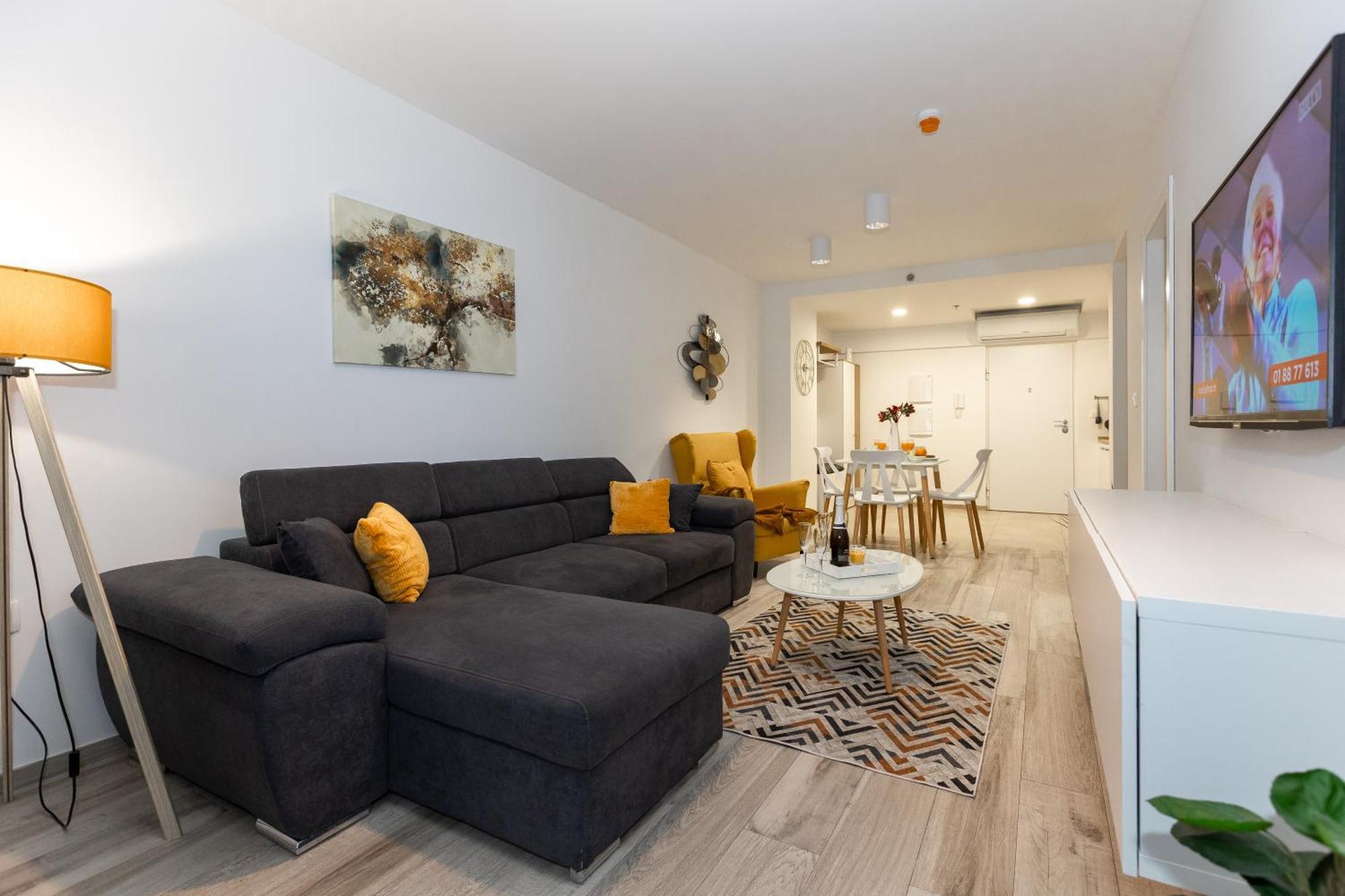 Ro-ma Center Apartment